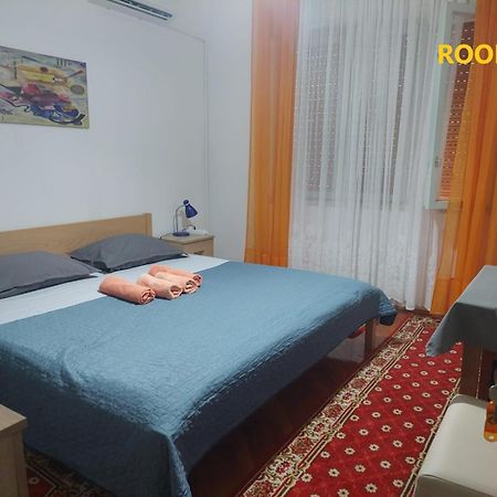 Guest House Lovric Porec Bagian luar foto