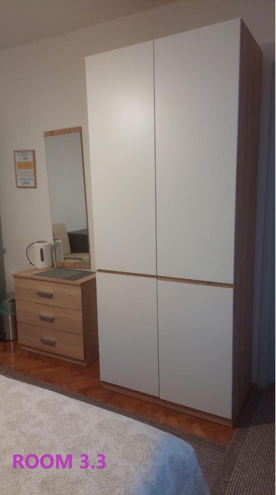 Guest House Lovric Porec Bagian luar foto