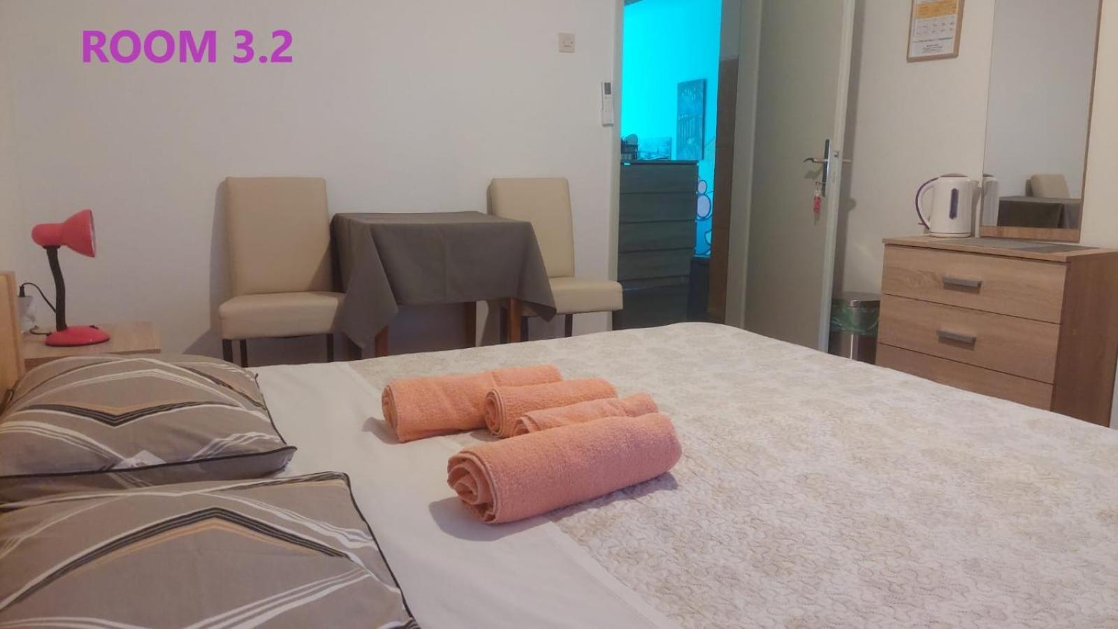 Guest House Lovric Porec Bagian luar foto